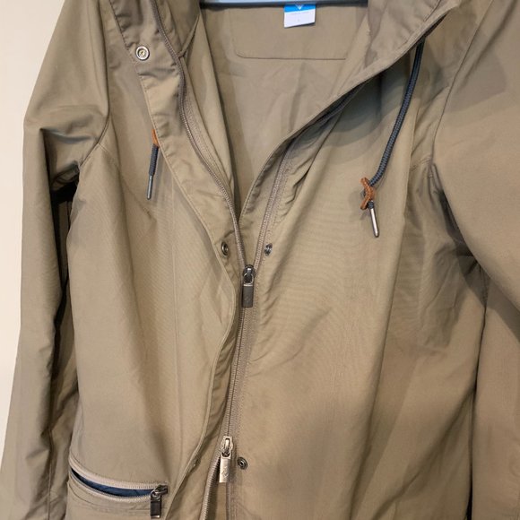 Columbia Omni-Shield Tan raincoat - Picture 3 of 8